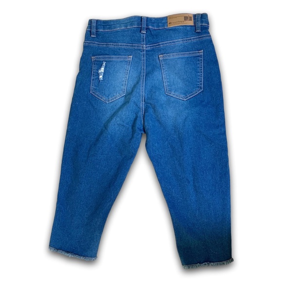 Jeggology Capri length distressed Jeggings, NWOT - Picture 2 of 8